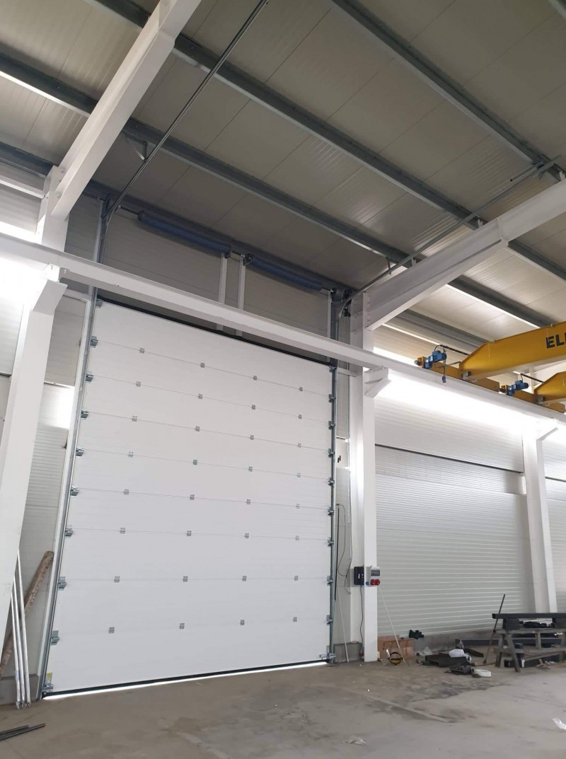 DITEC iparikapu 8db ipari kaput telepìtettünk ùj èpìtèsű csarnokba Òcsàra