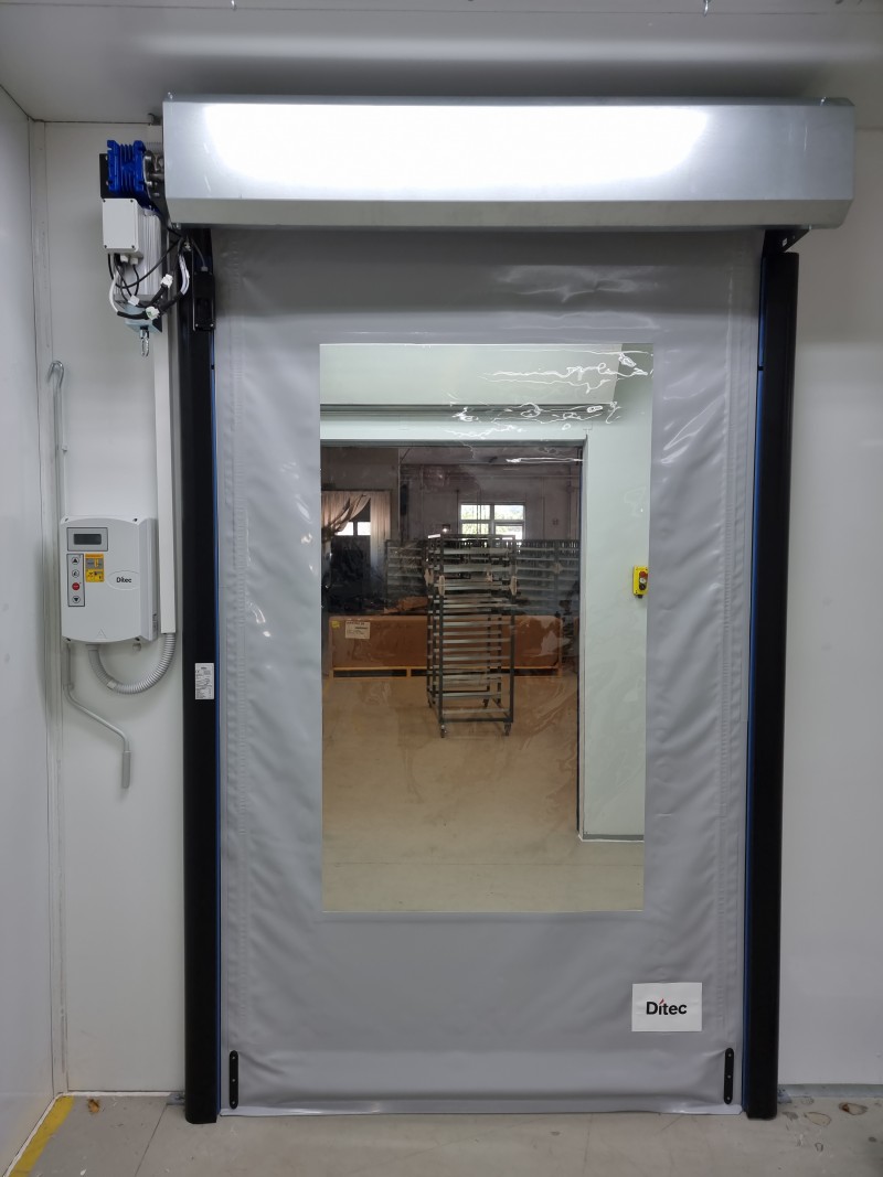 DITEC iparikapu DITEC pvc gyorskapu kivitelezésünk Sopronban
